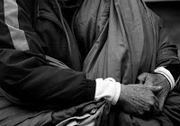 Cronache dagli abissi: la condanna dei poveri all’invisibilità (altranarrazione.blogspot.com)