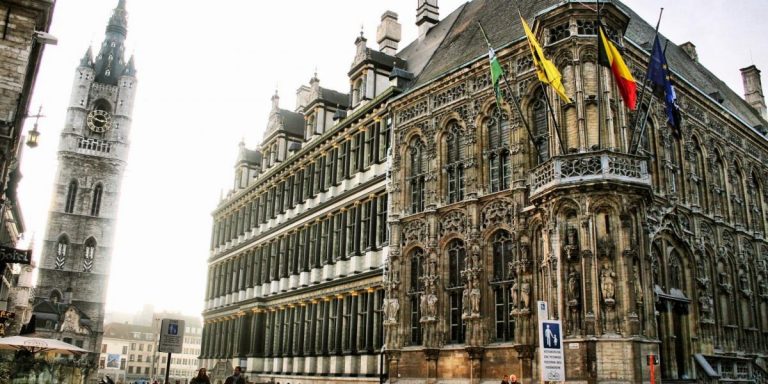 Città belga vota a favore del divieto di contratti con le aziende che violano i diritti umani