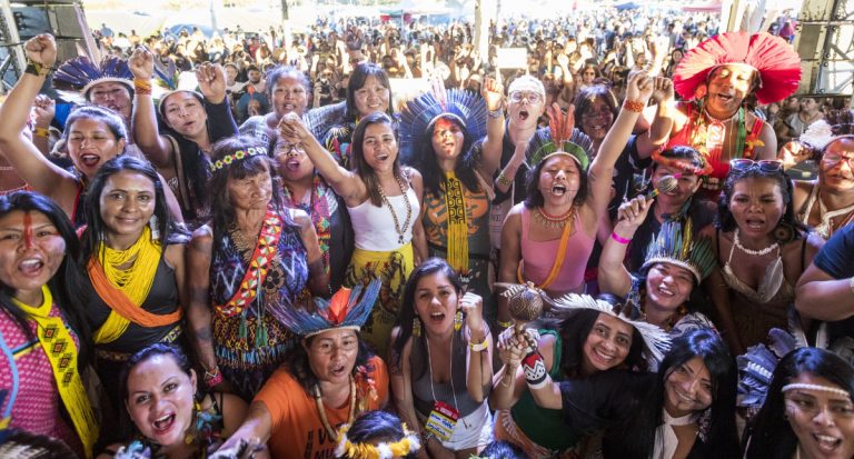 In Brasile grande mobilitazione delle donne indigene contro Bolsonaro
