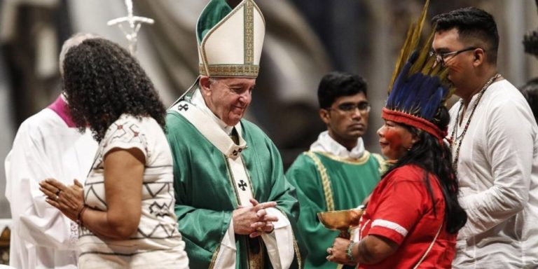Amazzonia, al via il sinodo. Il Papa: “No a nuovi colonialismi” (Giovanni Panettiere, quotidiano.net)