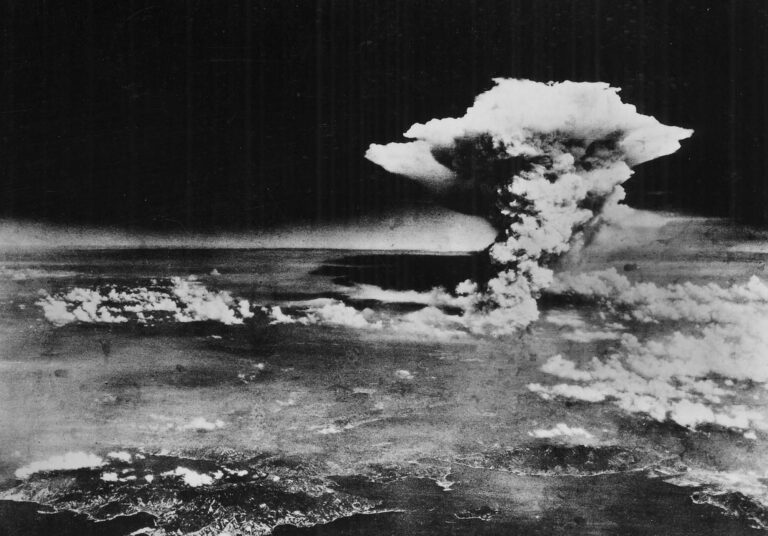 Nulla rimane della scolara di Hiroshima (Primo Levi)