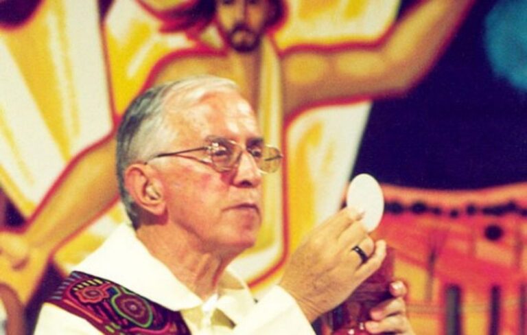 Stiamo toccando la carne di un santo (José Manuel Vidal)