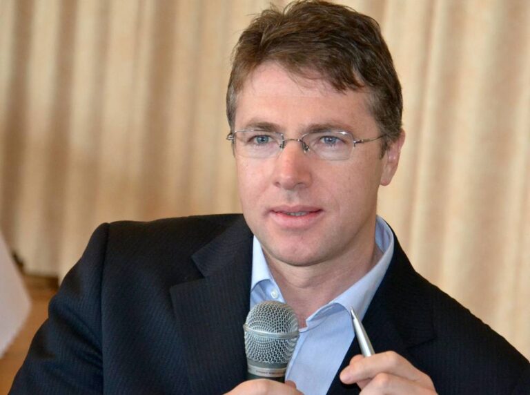 Il Papa ha abbattuto l’atteggiamento difensivo nei confronti dell’omosessualità (intervista con M. Lintner)