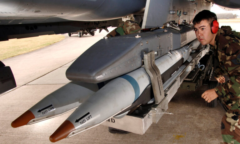 Meno bombe atomiche Usa in Europa, 35 in Italia, ma sempre troppe