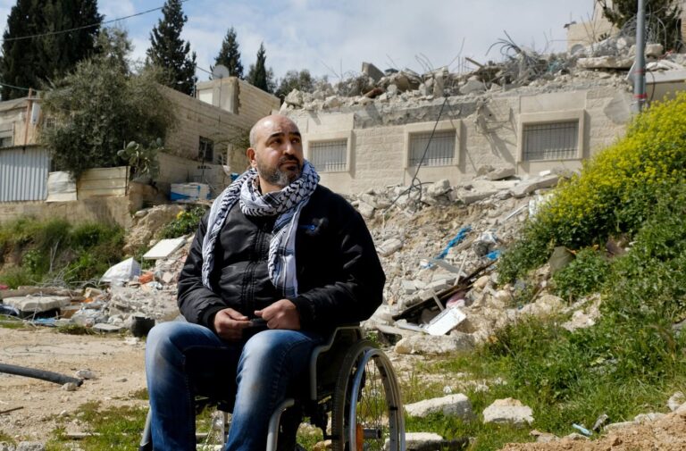 Per la sesta volta Israele rade al suolo la casa di un palestinese disabile (Gideon Levy e Alex Levac)