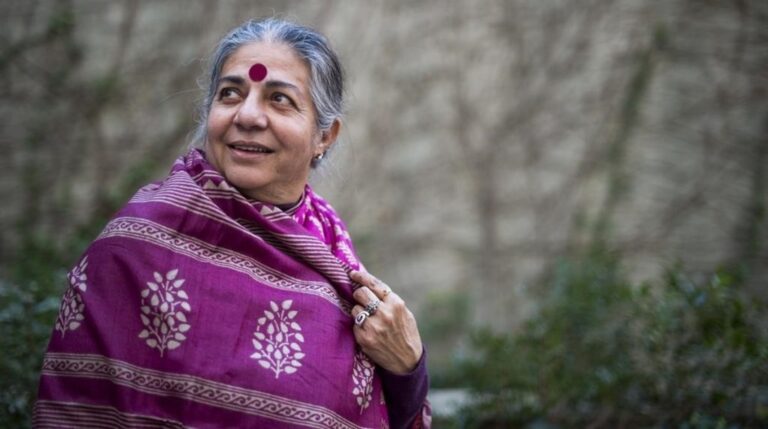 La decrescita necessaria per il futuro del pianeta e dell’umanità (Vandana Shiva)