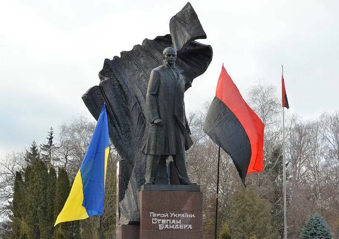Il revisionismo storico ucraino e il giustificazionismo verso i filo-nazisti nella seconda guerra mondiale (Andrea Braschayko)