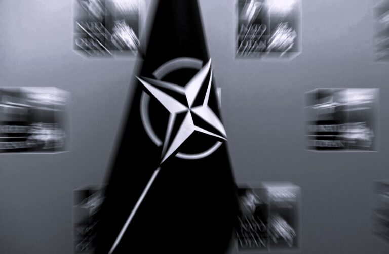 Basta NATO: 75 anni di guerre, orrori e servitù militari (F.Giusti)