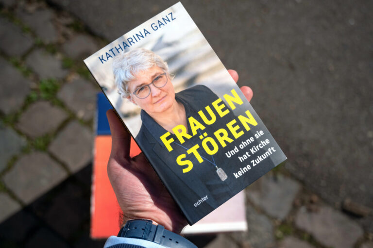 “Frauen stören” ovvero le donne disturbano, disorientano e danno fastidio… (Sr. Katharina Ganz)